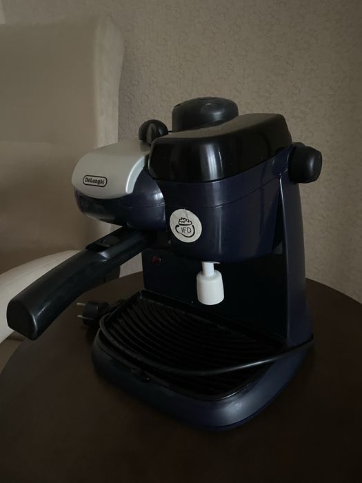 Продаю кофемашину Delonghi