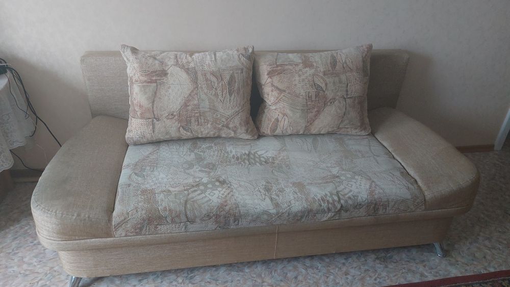 Продам диван недорого