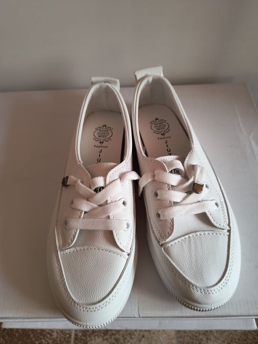 Дамски гуменки, бели