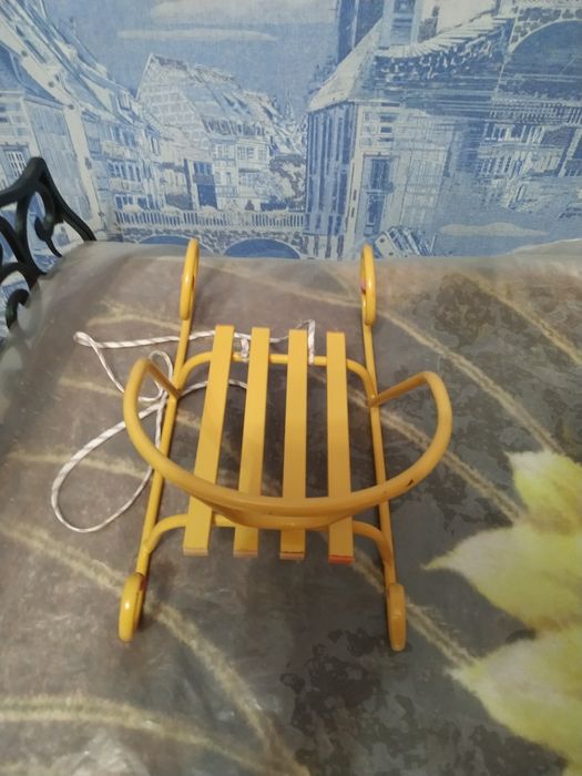 Санки игрушечные,б/у в отличном состоянии