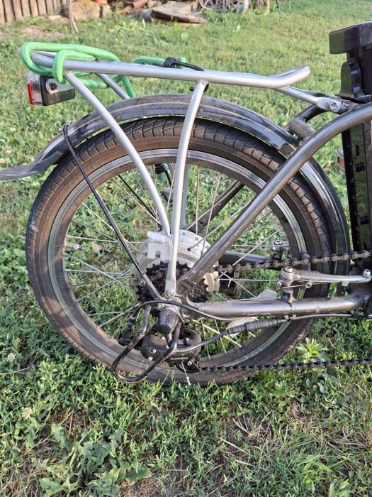 Bicicletă  electrică pliabilă.