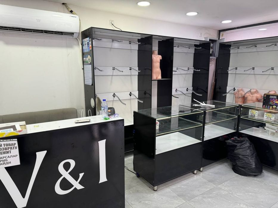 Мебель,шкафы  и прилавки для магазинов