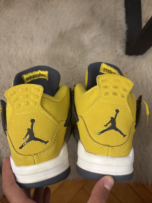 Jordan 4 lightning