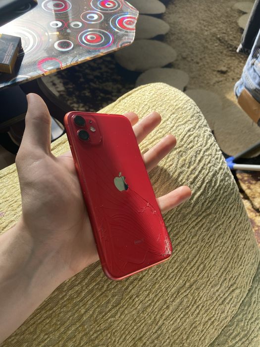 Айфон 11 в хорошем состоянии