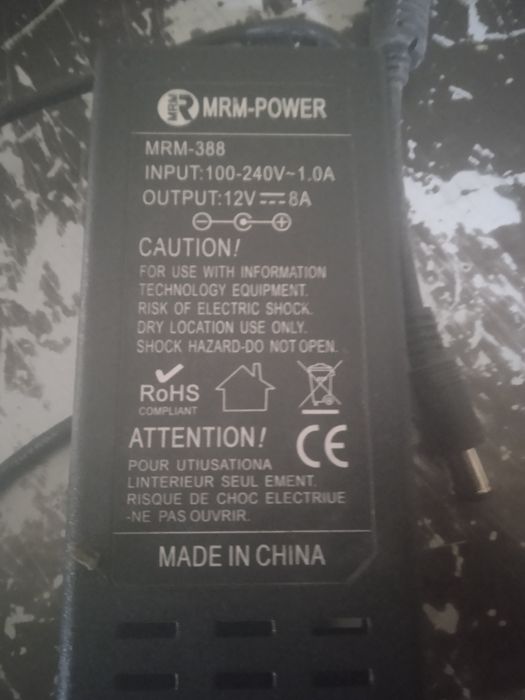 Продаем зарядчик от ноутбука