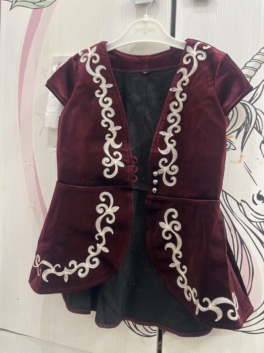 Продам жилетку детскую