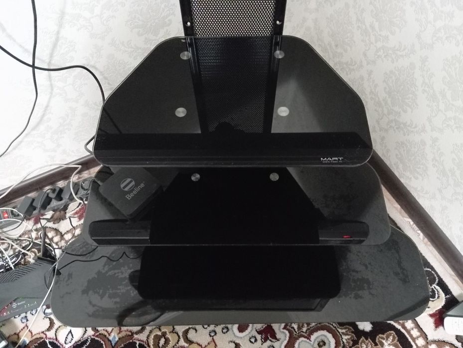 Продам тумбочку под телевизор