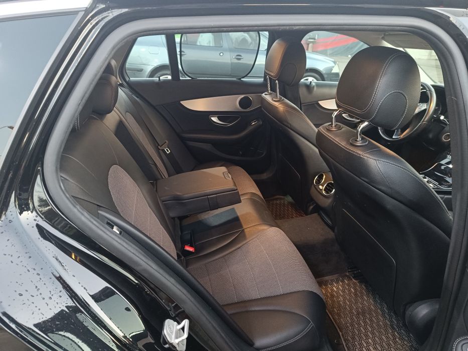 Vând  Mercedes Benz C200d