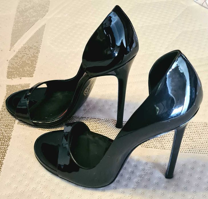 Sandale NOI, cutie originală, săculeț protecție. Mărimea 39, toc 12 cm