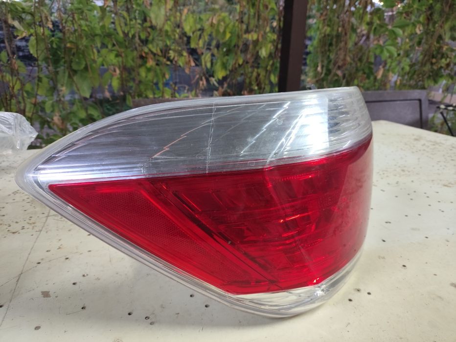 Задний левый  фонарь