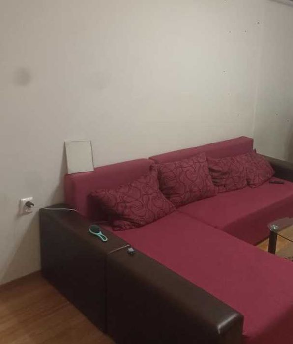 Дава се под наем Тристаен апартамент в Бургас, Възраждане - 80 кв.м за 300 € - Снимка #1