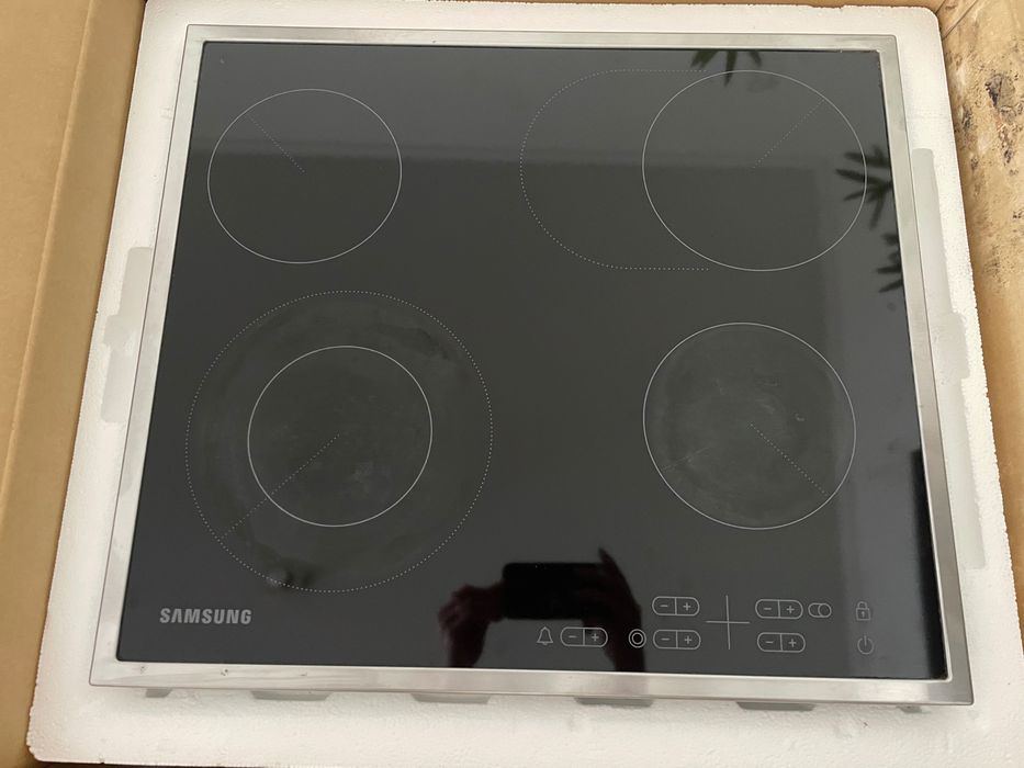 Plită electrică SAMSUNG