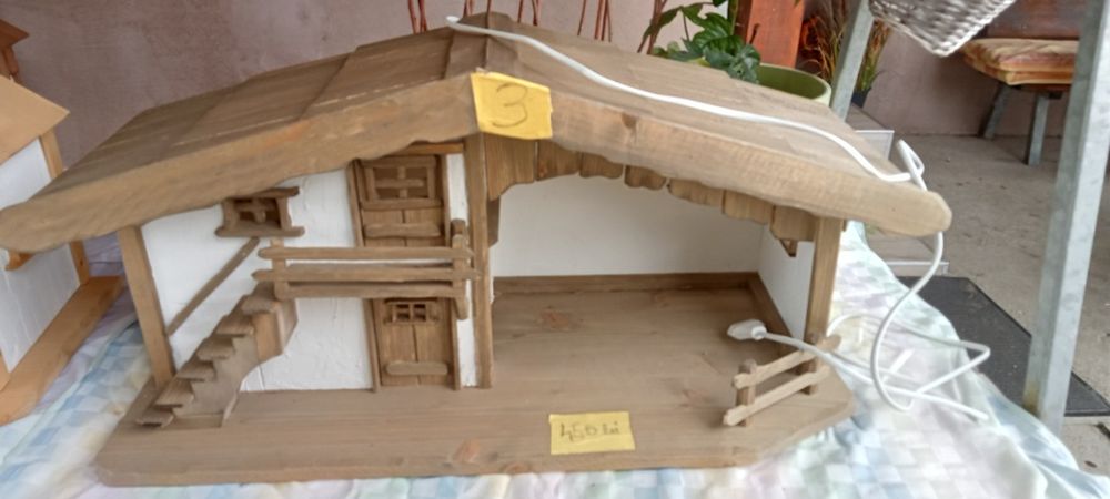 Vând Iesle confecționate manual