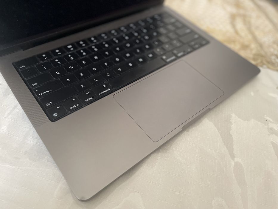 Macbook M1 Pro, 14-дюймовый