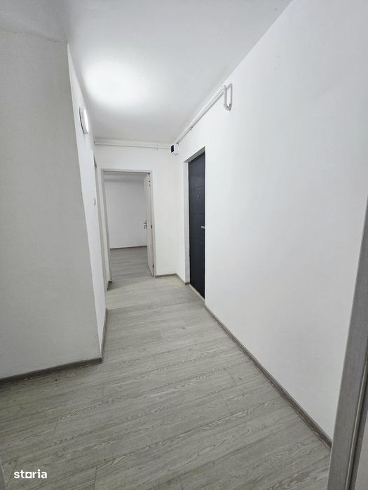 Apartament cu 2 camere decomandat Nicolina-Pizza Nico, Renovat, Etaj 2