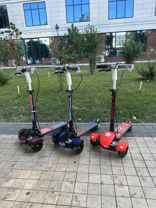 Самокат Трехколесный самокат очень крутой для детей от 5 лет.