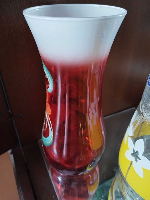 Продам Вазу для цветов .