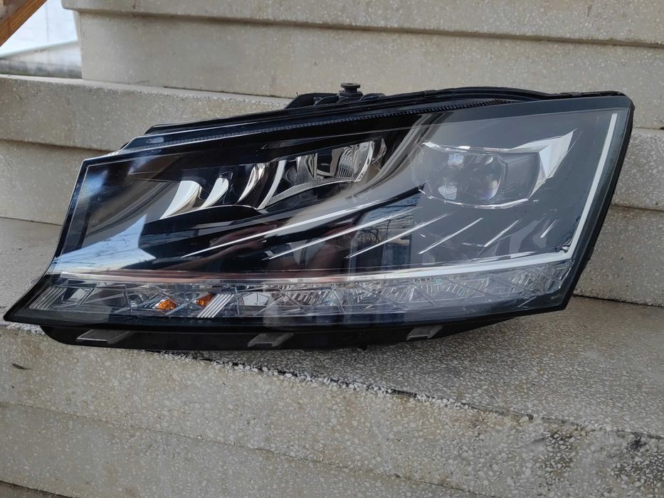 Фар Skoda Fabia LED Ляв 2019/ Фар Шкода Фабиа Оригинален