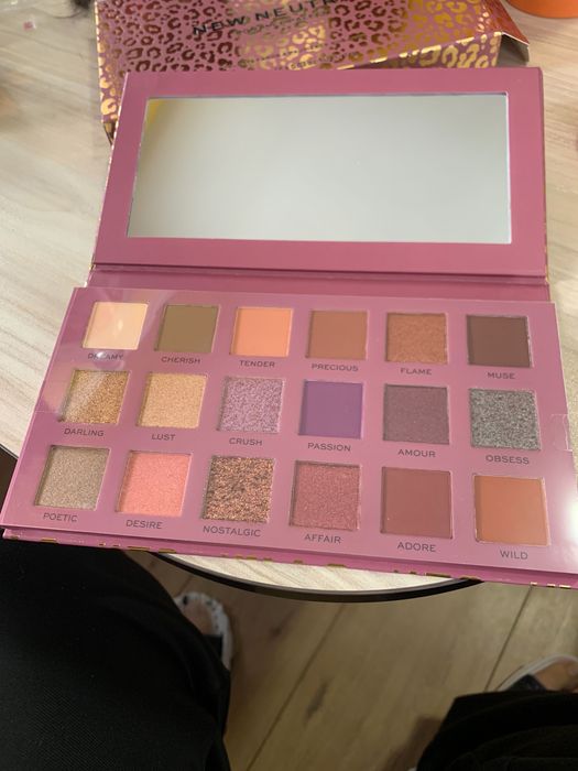 Revolution pallete senki za ochi  палитра  сенки за очи