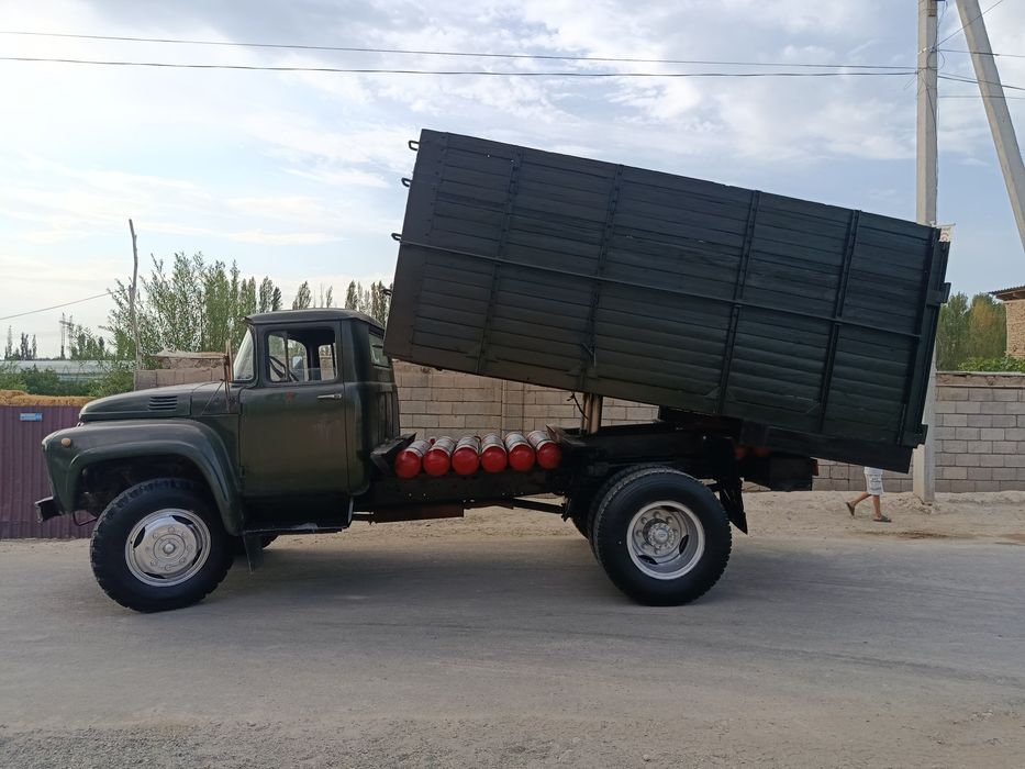 Zil 130 sotiladi