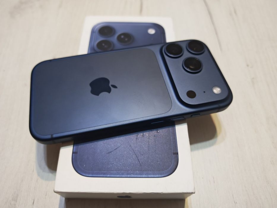 Като нов iPhone 17 Pro 256 GB Deep Blue Гаранция