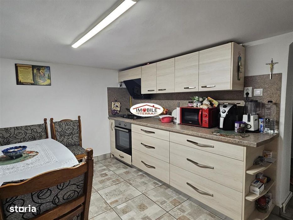 Casa spatioasa cu 2 apartamente zona Lupeni - Sibiu
