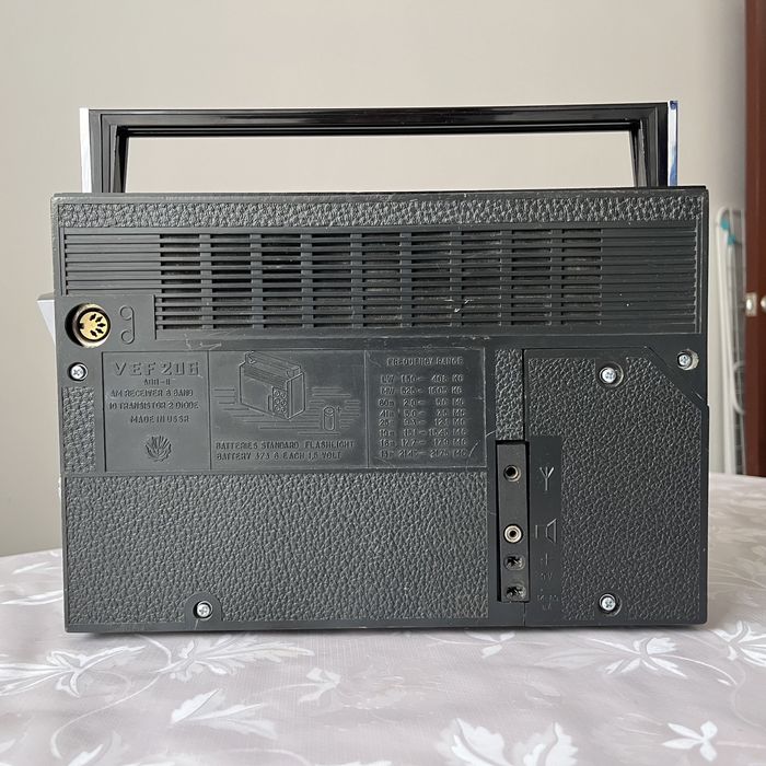 Продается радиоприемник VEF-206