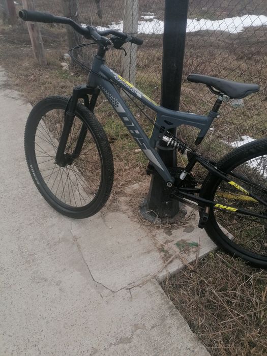 Vând bicicletă model dhs