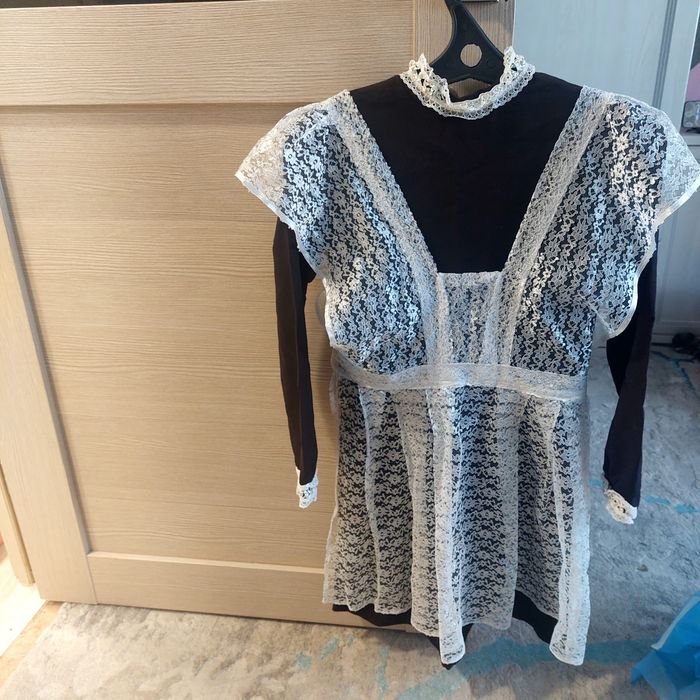 Продам школьное платье.