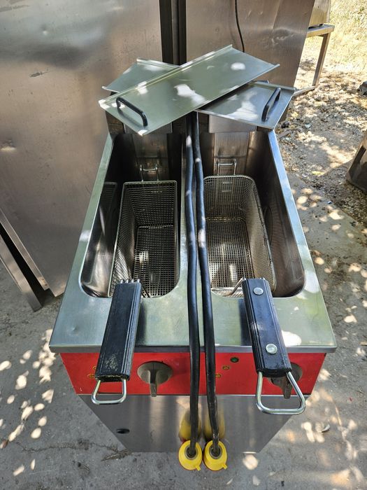 Фритюрник на база професионален на ток трифазен 2х12 литра втора употр