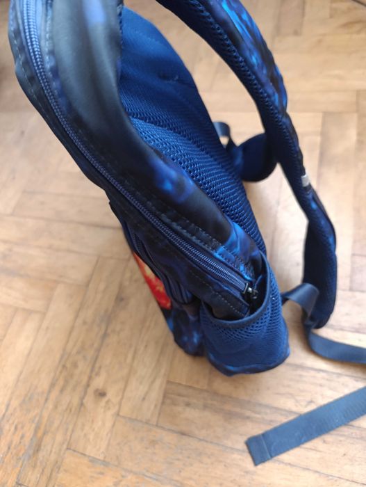 Раница с футболна топка за училище