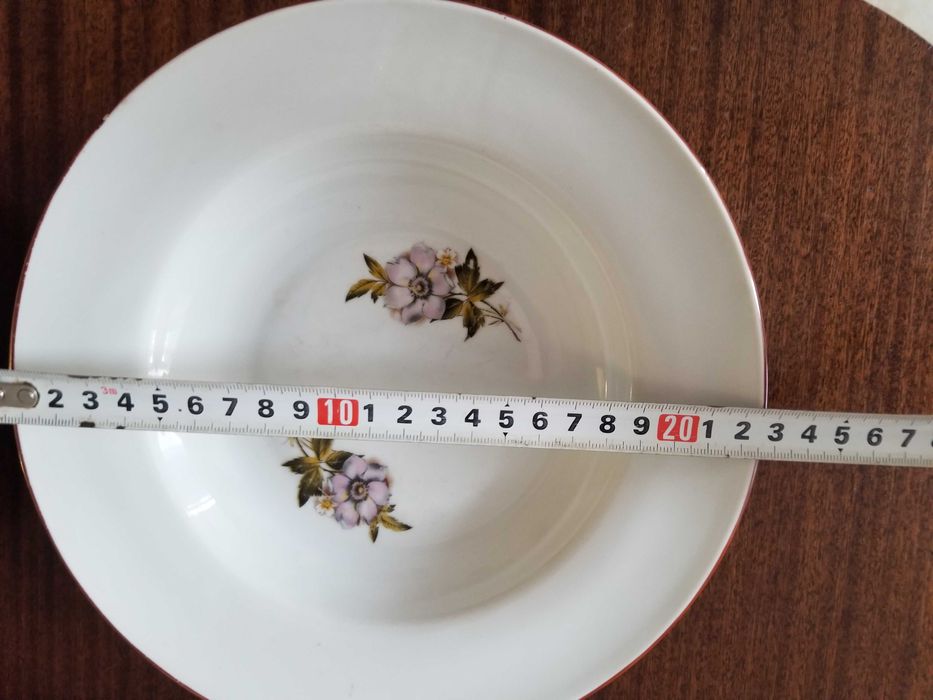 17 броя български чинии порцеланови, "IZIDA"