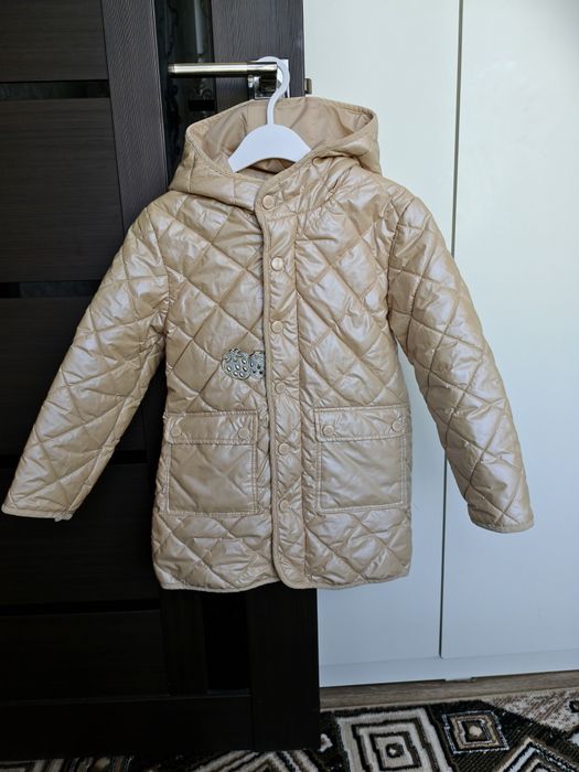 Срочно продам курточки на девочку!!!