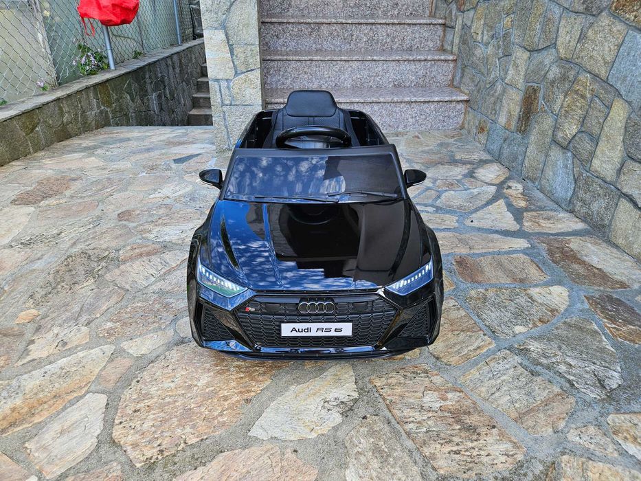 Акумулаторен джип Audi RS6