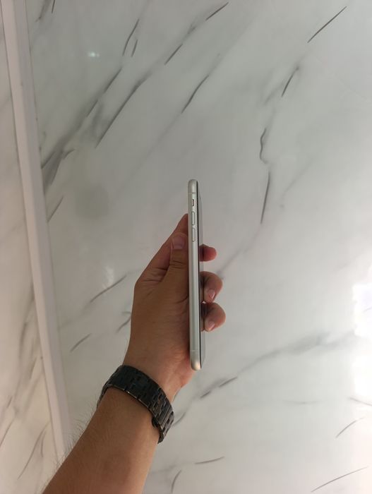 Iphone 11 sotiladi