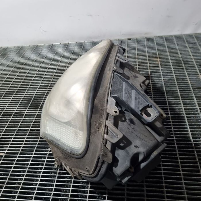 Far Stanga Mercedes ML W164 2005 - 2008 SUV 4 Usi (1446) Xenon