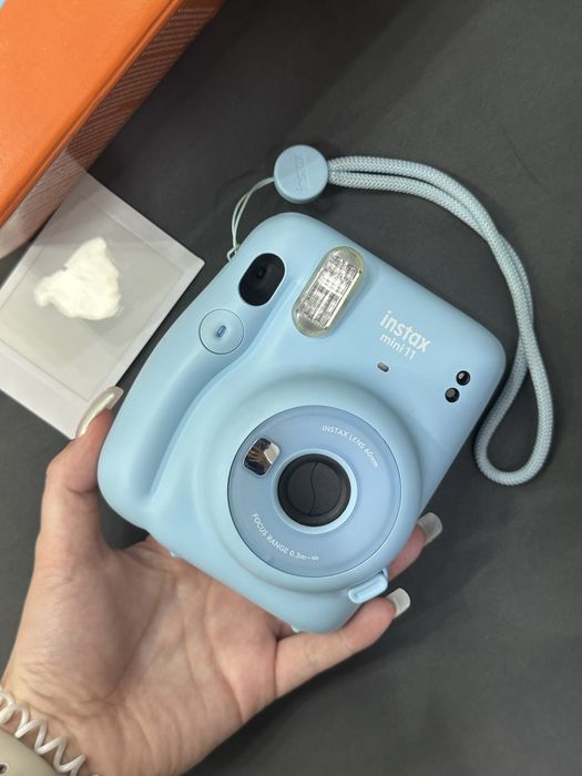 Продам instax mini 11