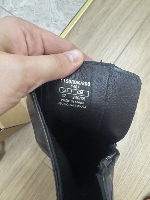 Кожаные ботинки на каблуке massimo dutti