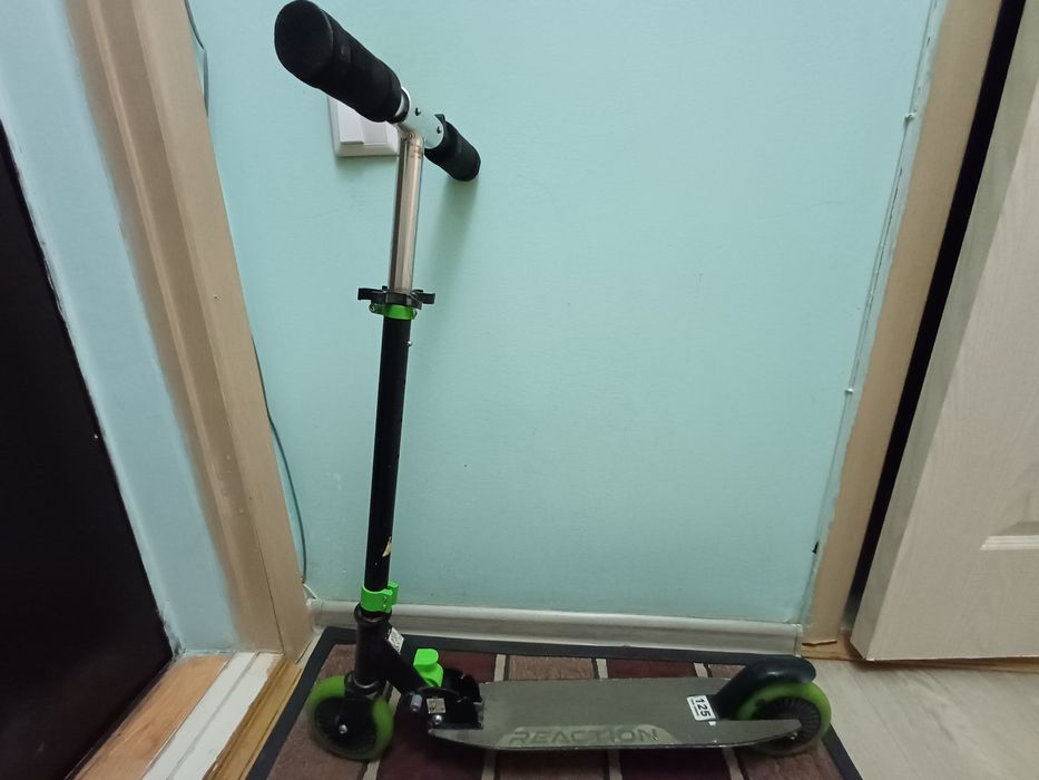 Детский складной самокат