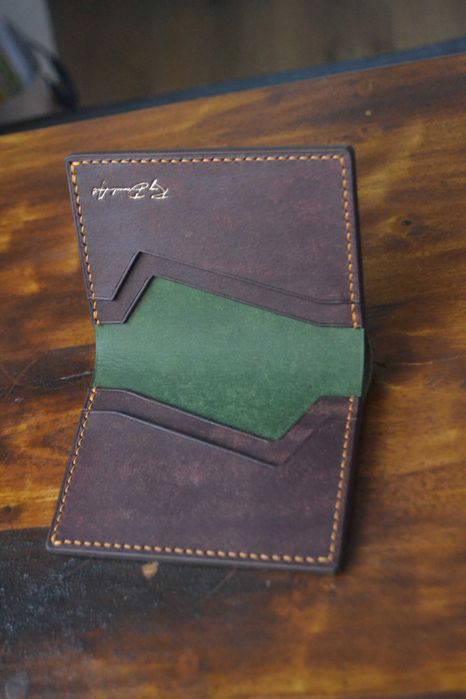 Portofel din piele lucrat integral manual pentru buletin nou