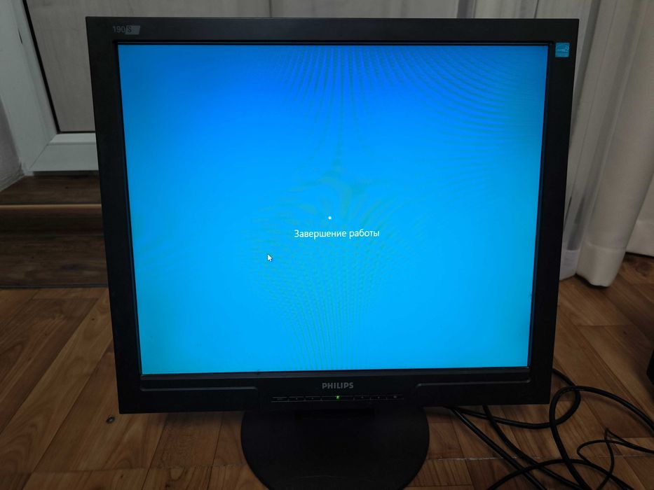 Монитор Philips 19 диагональ