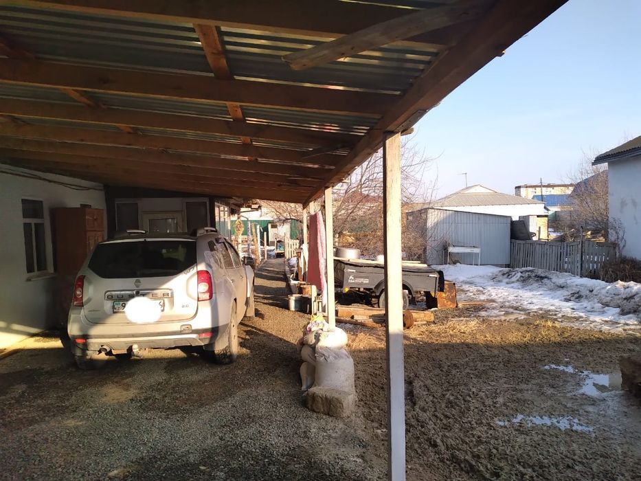 Продаётся дом в районе 1 участка