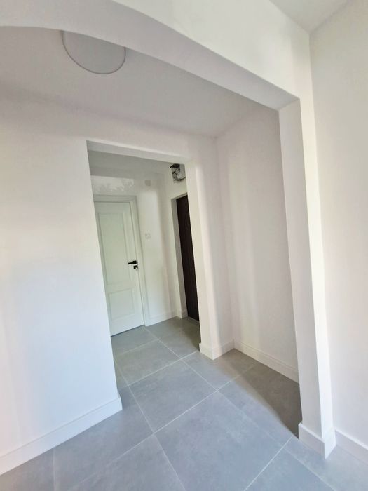 Apartament 2 camere, decomandat, spatiu depozitare 12 m2, renovat, izolat exterior, centrala termica, Micro 5