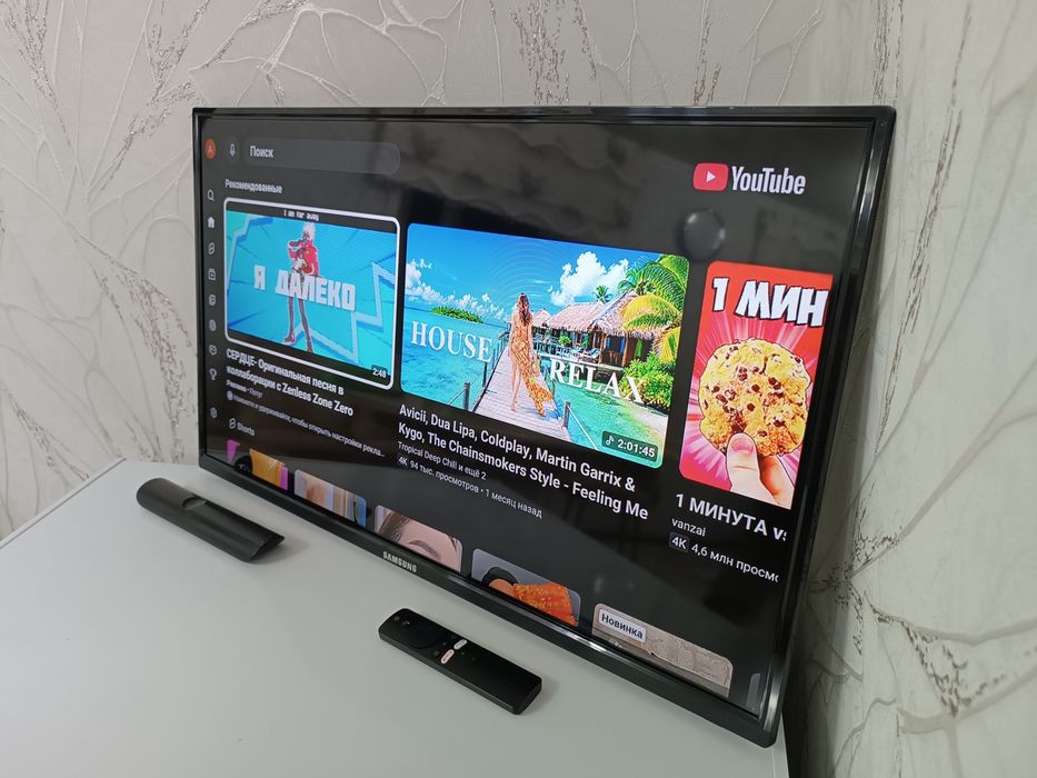 Телевизор + Смарт Mi Stick Xiaomi.