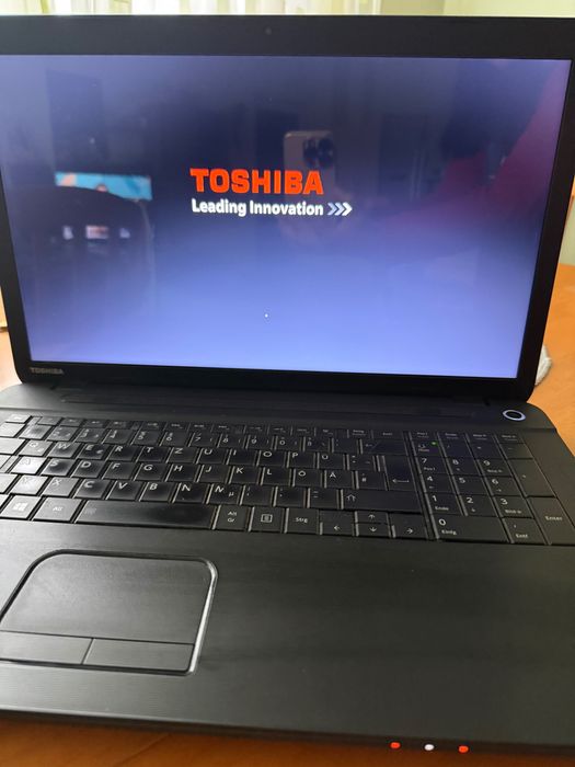 Лаптоп Toshiba Satellite C 70 D - A - 11 E