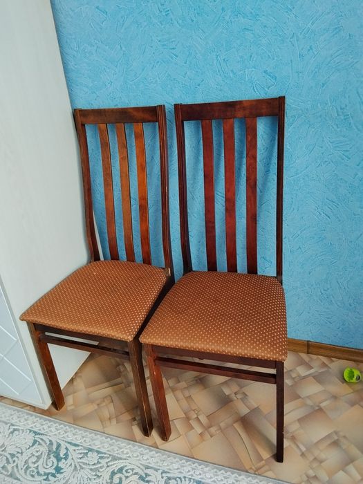 Продам комплект стульев из 6 штук.