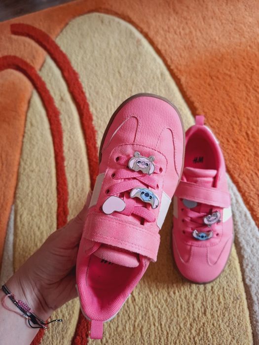 Adidasi H&M  motiv Stich