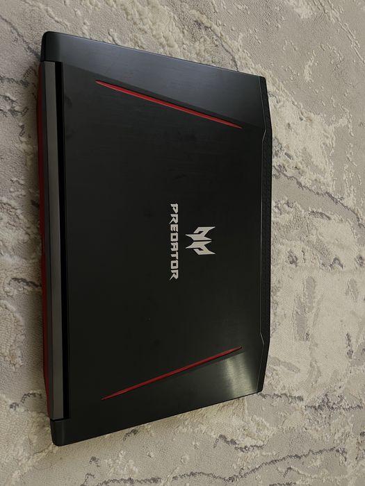 Ноутбук aser Predator.