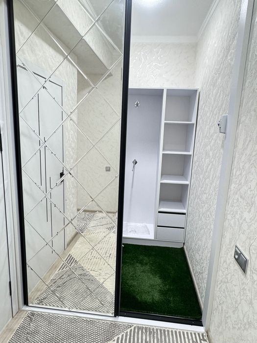 Квартира 1 комнатная 2 этаж с обстановкой, 10 микрорайон в городе