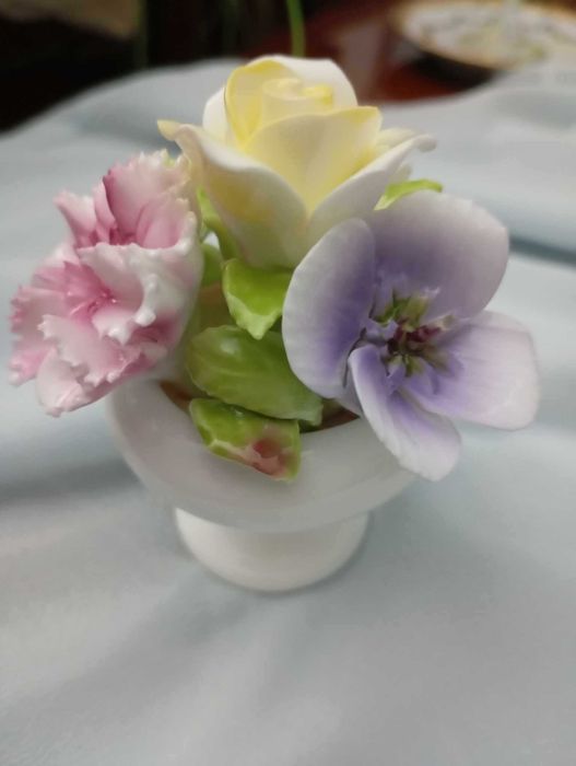 Bibelouri de calitate superioara, Royal Albert, altele Sendreni • OLX.ro